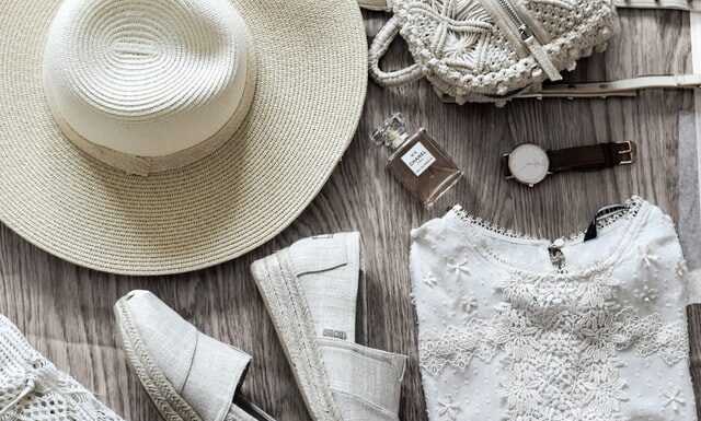 espadryle damskie, espadryle, espadryle na koturnach, espadryle wiązane wokół kostki, historia espadryli