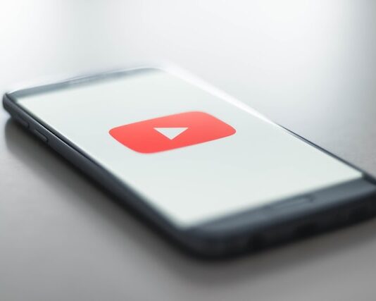 Jak zacząć przygodę z tworzeniem kanału na YouTube?