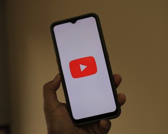 Jak promować kanał na YouTube poza samą platformą