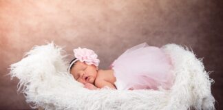 Kiedy opuszcza się łóżeczko?