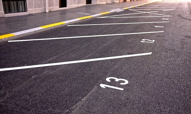 Czy są narzuty na narożniki?