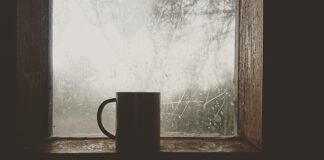 Dlaczego długo leci zimna woda zamiast cieplej?