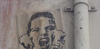 Jak się zamyka kłódkę?