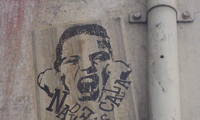 Jak się zamyka kłódkę?