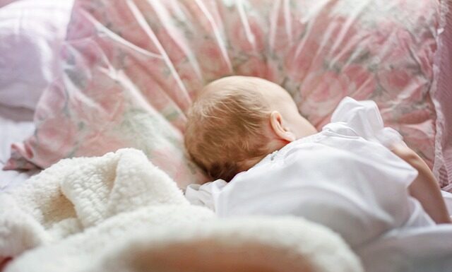 Dlaczego człowiek śpi pod kołdra?