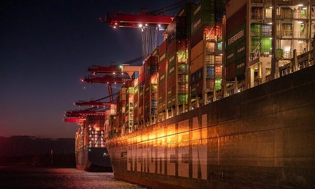 Ile waży kontenerowiec?