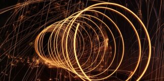 Dlaczego nie ma iskry w skuterze 2t?