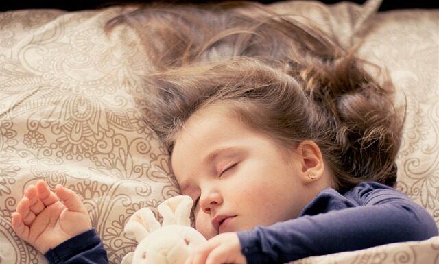 Dlaczego 11 latek boi się sam spać?