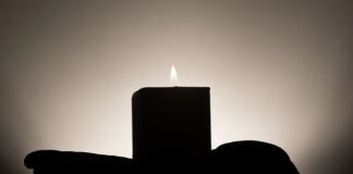 Dlaczego słabo leci ciepłą woda?