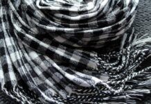 Czy kratka wentylacyjna może być nad prysznicem?