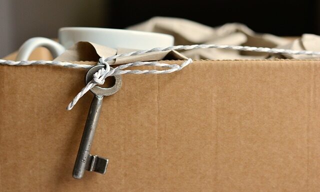 Jak przenieść gniazdko elektryczne bez kucia?