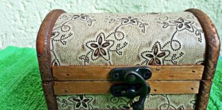 Jak zamontować kufer do motocykla?