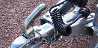 Czy hak holowniczy musi mieć homologację?