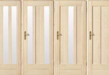 Drzwi sosnowe z szybą